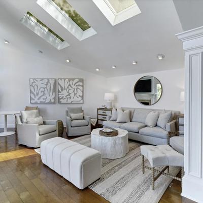 Living room in a Hilton Head Island vacation rental.