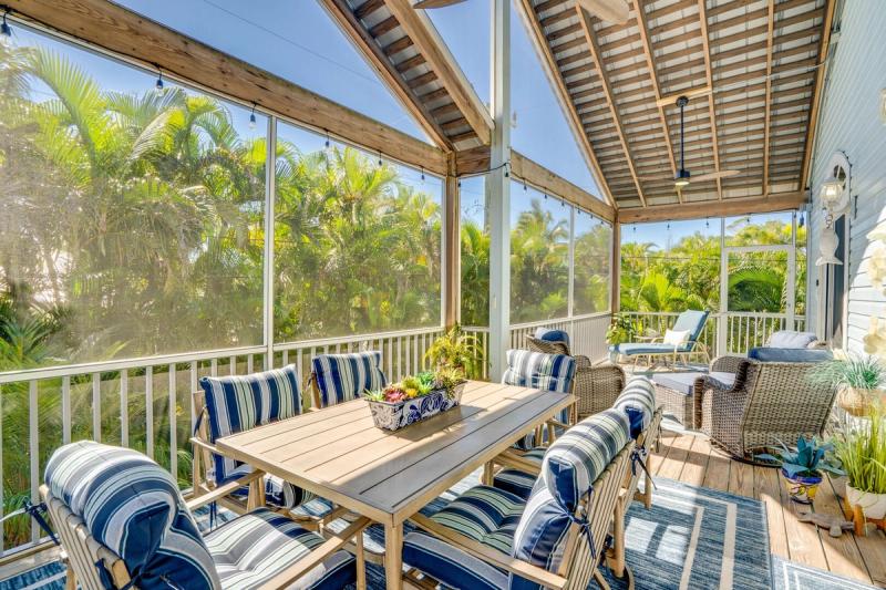 Griffins' Island Getaway - Image 3