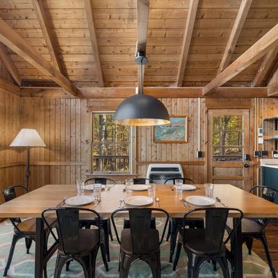Dining space in Cozy Cabin.