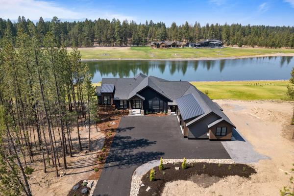 Explore Bend Vacation Rentals