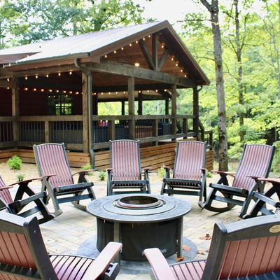 Exterior of Trails End Lodge.