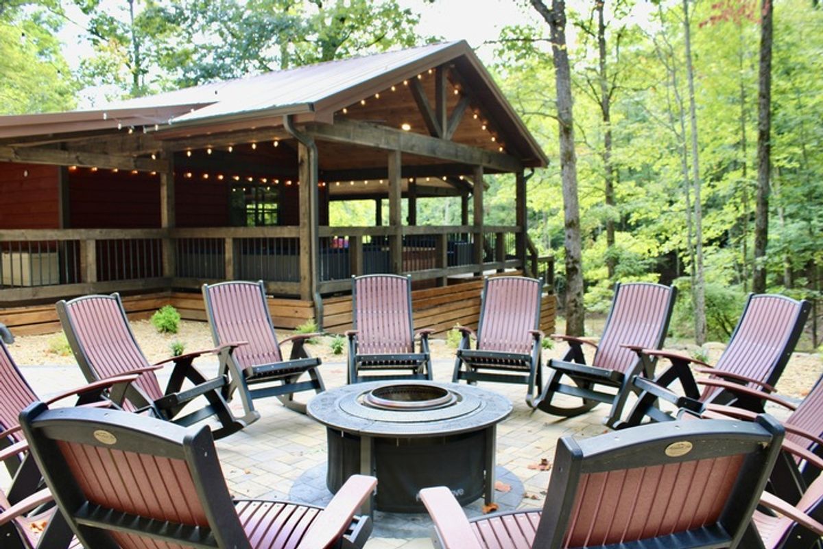 Exterior of Trails End Lodge.