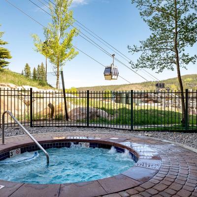 Hot tub with a view available for use with Zephyr 1420.