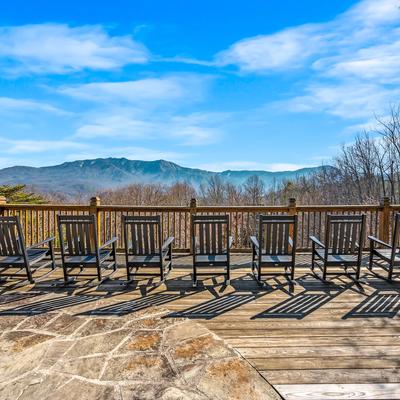 Rocking chairs at Smoky Mountain Memories.