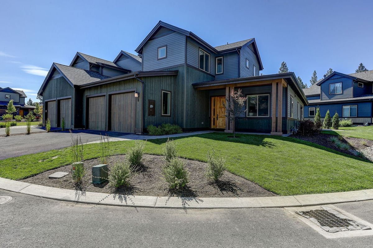 Exterior view of a Bend, OR vacation rental.