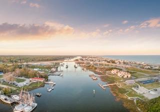 Holden Beach Escape: Oceanfront Vacation Rentals That Define Coastal Bliss