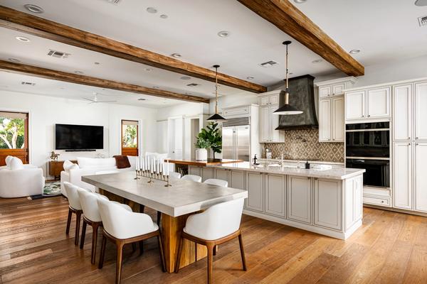 Modern kitchen in a Scottsdale vacation rental.