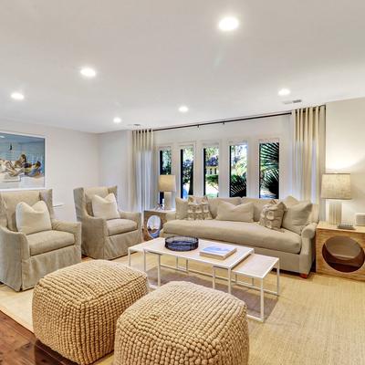 Living room in a Hilton Head Island vacation rental.