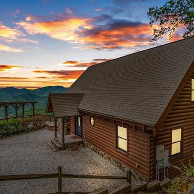 Exterior view of an Asheville area vacation rental.