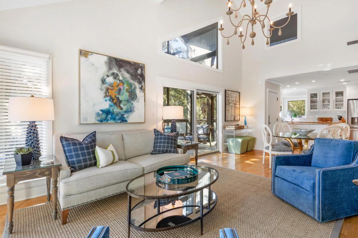 Living room in a Kiawah Island vacation rental property. 