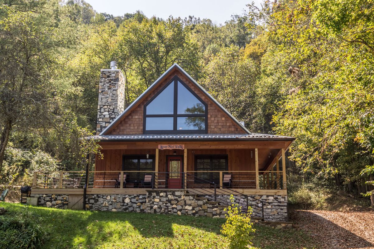 Exterior view of a NC mountain cabin.