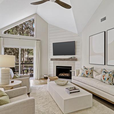 Living room in a Hilton Head Island vacation rental.