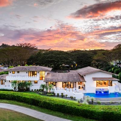 Exterior view of Casa Breeze.