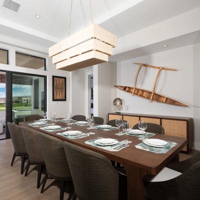 Dining space with plenty of seating.
