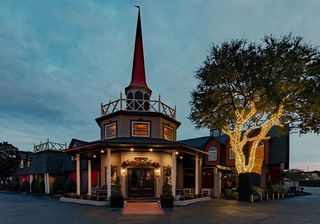 Fresh Fare and Delicious Drinks in Myrtle Beach: The Best Restaurants in Myrtle Beach 