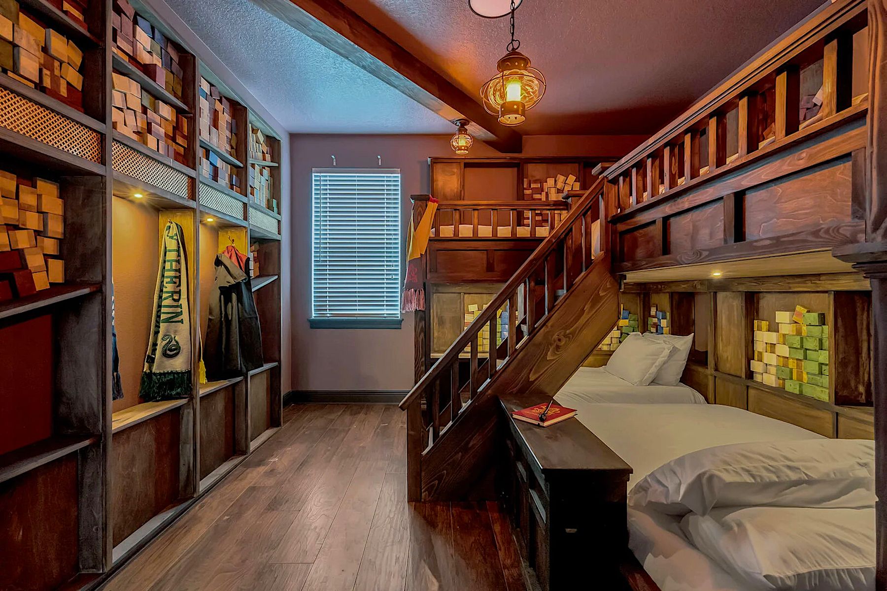 Hogwarts Themed Children's Bunk Room In Luxury Orlando Vacation Rental