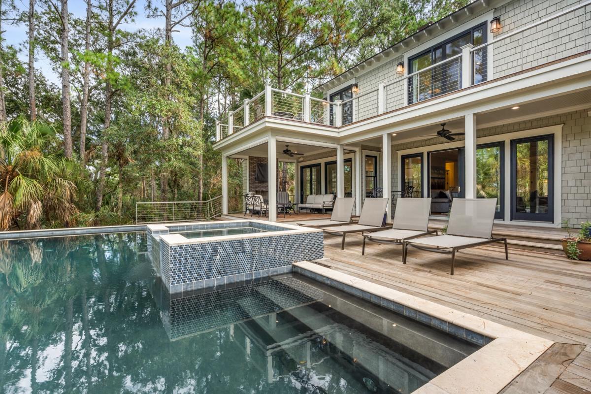 Private pool at a Kiawah Island vacation rental.