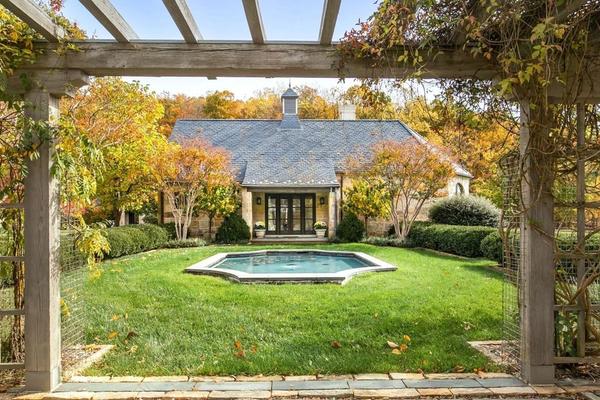 Discover More Charlottesville Vacation Rentals