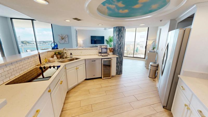 East Pass Towers 602 - Image 4