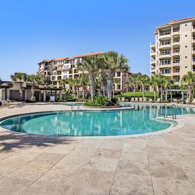 External View of Sea Pines Luxury Condo Building in Amelia Island With Pool