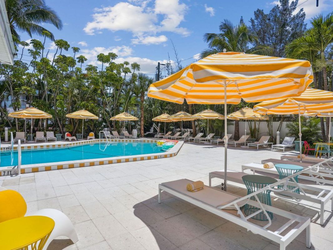 Anna Maria Island Vacation Rental Pool and Lounge Chairs