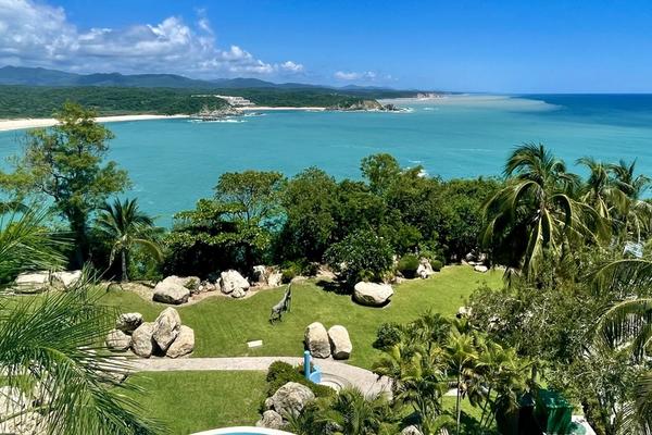 Explore Huatulco: What Makes it Mexico’s Most Relaxing Beach Destination
