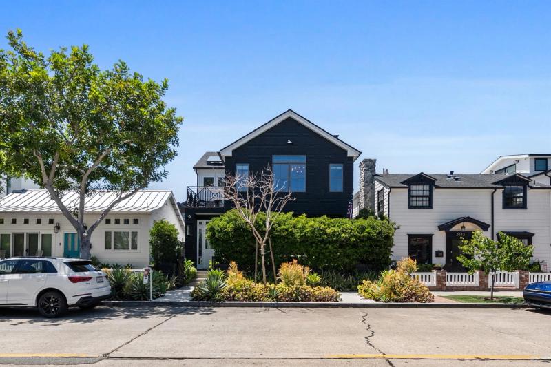 2037 East Ocean Blvd - Image 1