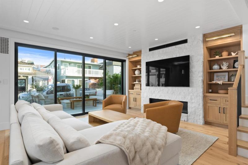 123 44th St - Image 2