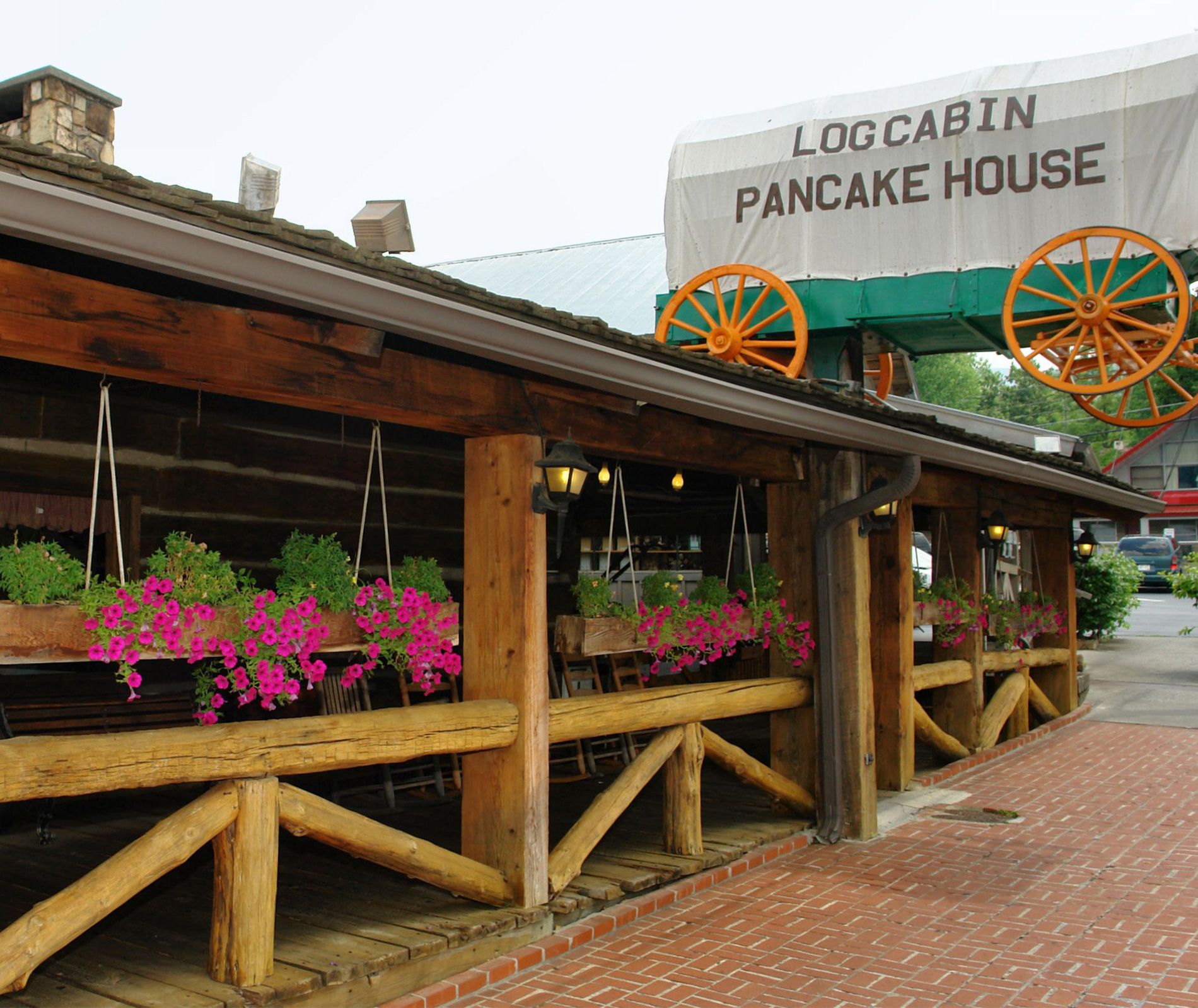 12 Best Places To Eat In Gatlinburg & Pigeon Forge