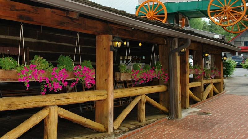 12 Best Places To Eat In Gatlinburg & Pigeon Forge
