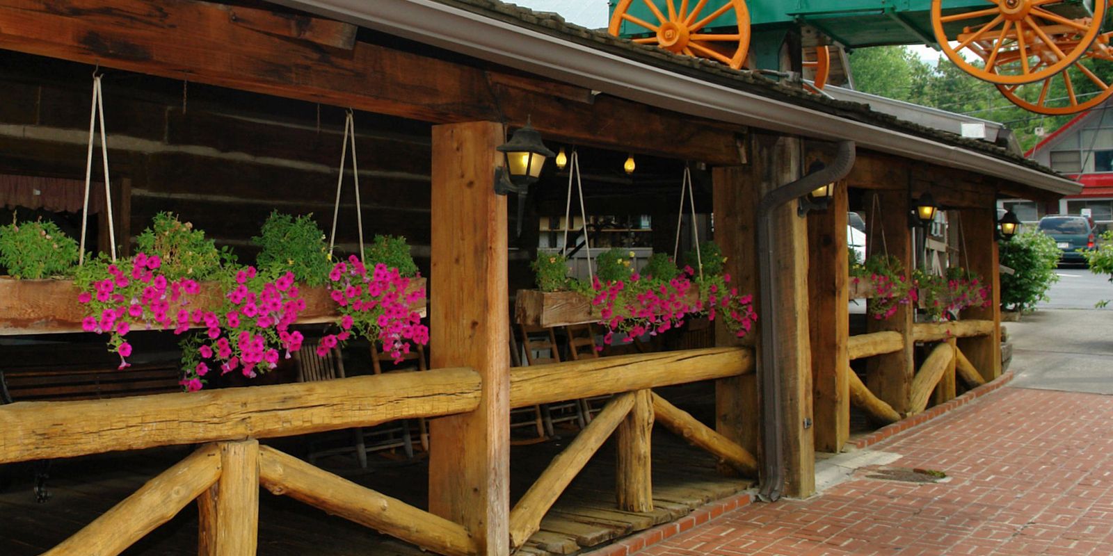 12 Best Places To Eat In Gatlinburg & Pigeon Forge