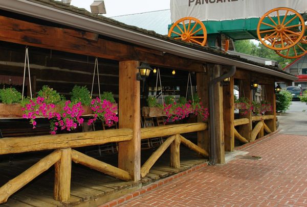 12 Best Places To Eat In Gatlinburg & Pigeon Forge