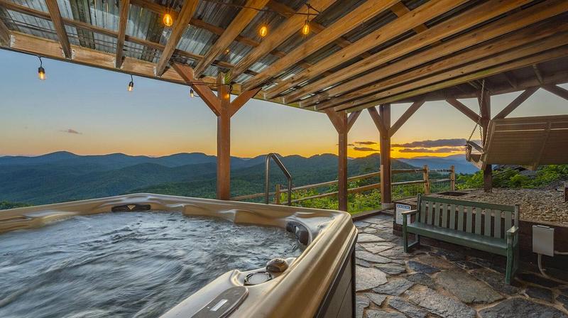 Luxury Vacation Rental Hot Tubs With Breathtaking Views