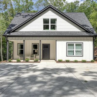 Exterior view of a Dahlonega, GA mountain vacation rental.