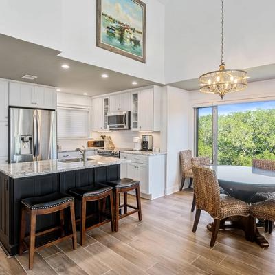Open floorplan in this Kiawah Island vacation rental.