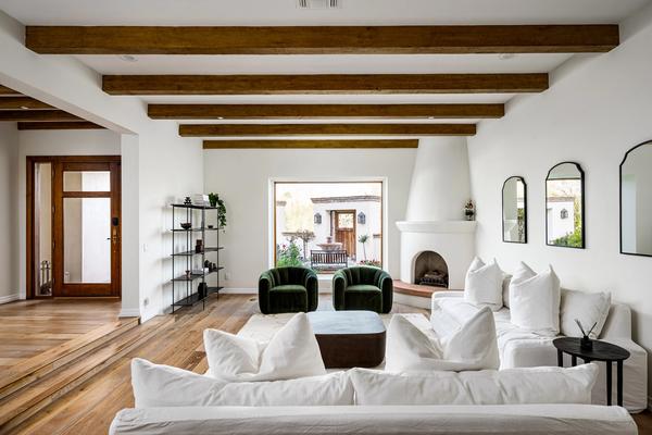 Living space in a Scottsdale vacation rental.
