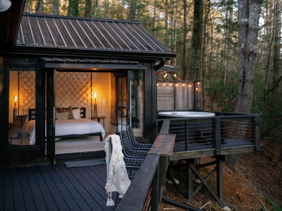 Blue Ridge Vacation Rental in the Forrest with Deck and lights