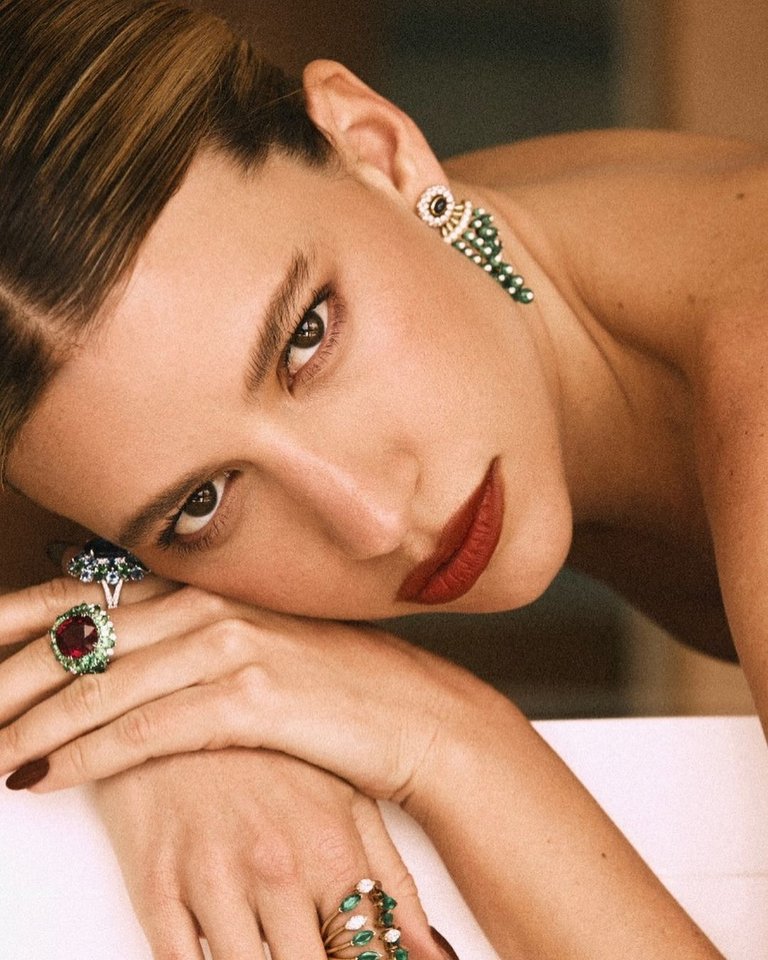 ANGIE LANDABURU X HOLA FASHION