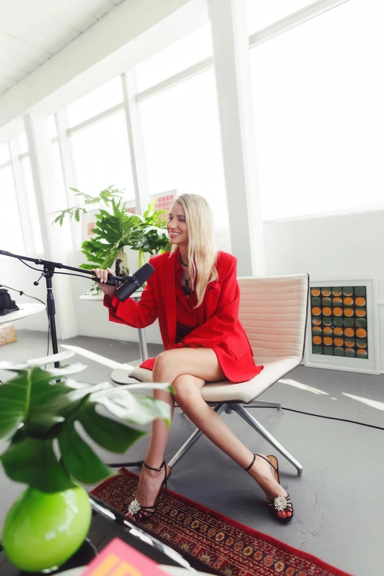 PODCAST ANGIE LANDABURU: ANGELES Y DEMONIOS