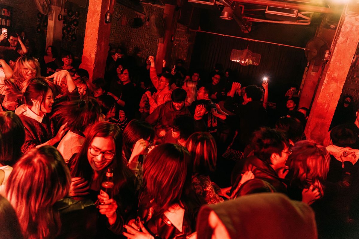 crowd
