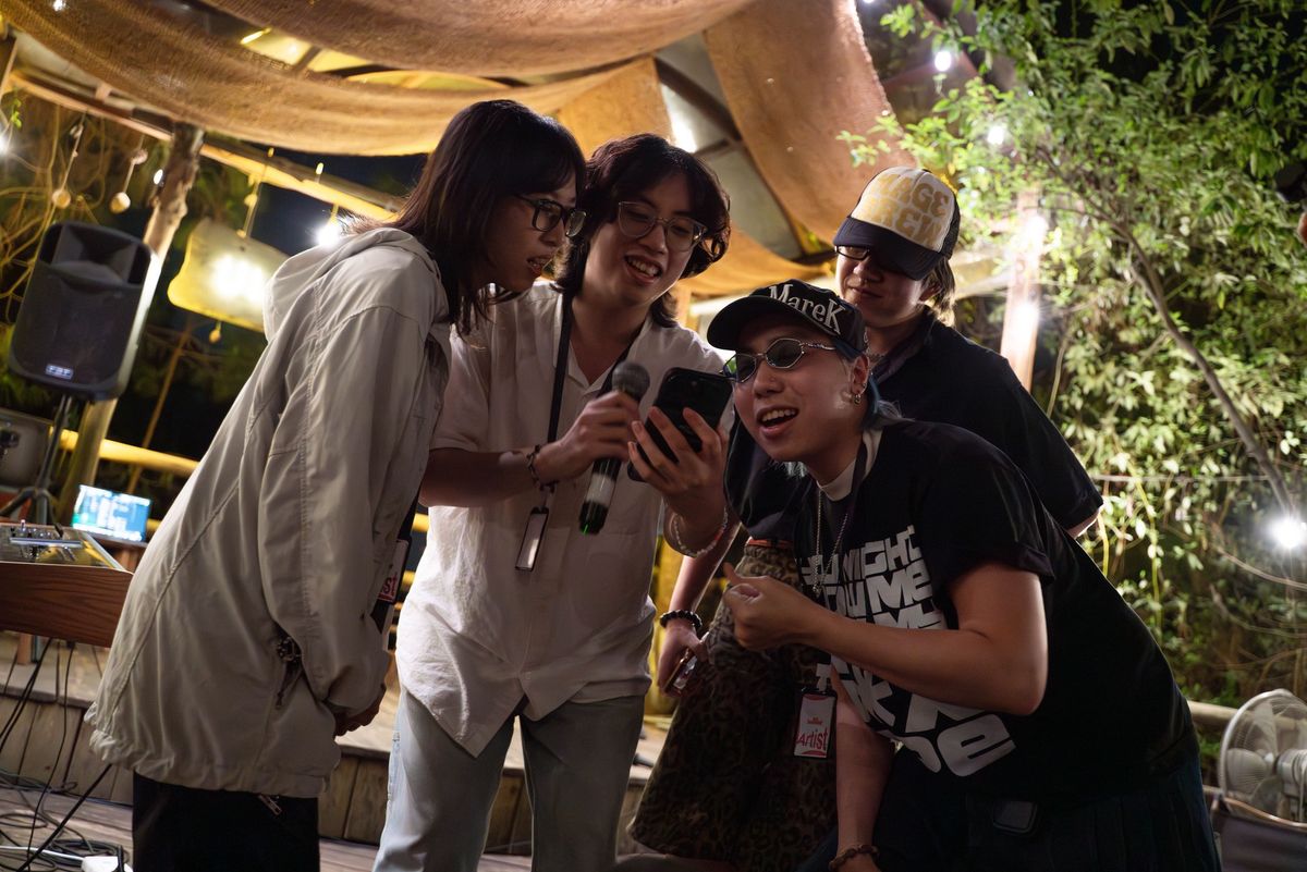 End-of-trip listening party (Team Sapodilla)