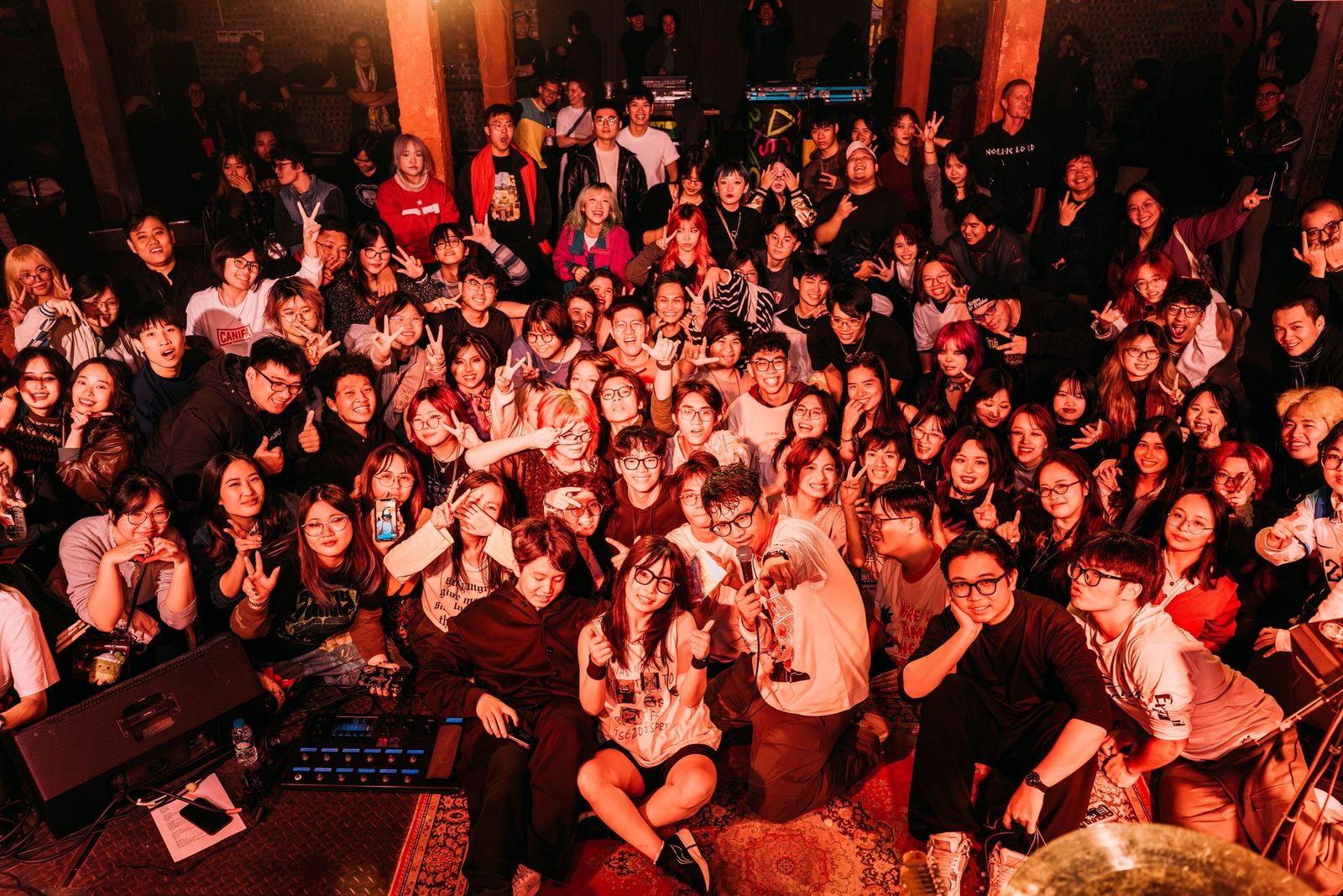 Mèow Lạc & fans