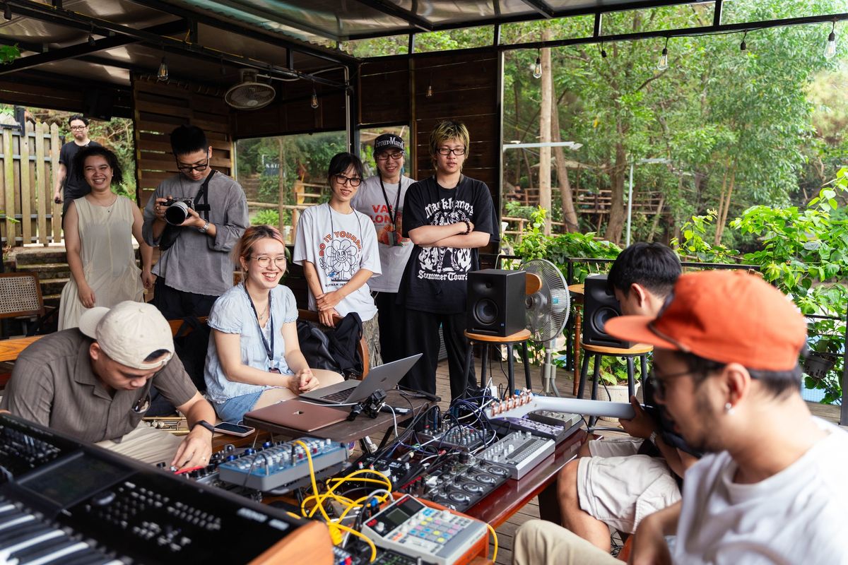 Everyone gathering to play with modular synths brought by Haketu's guests