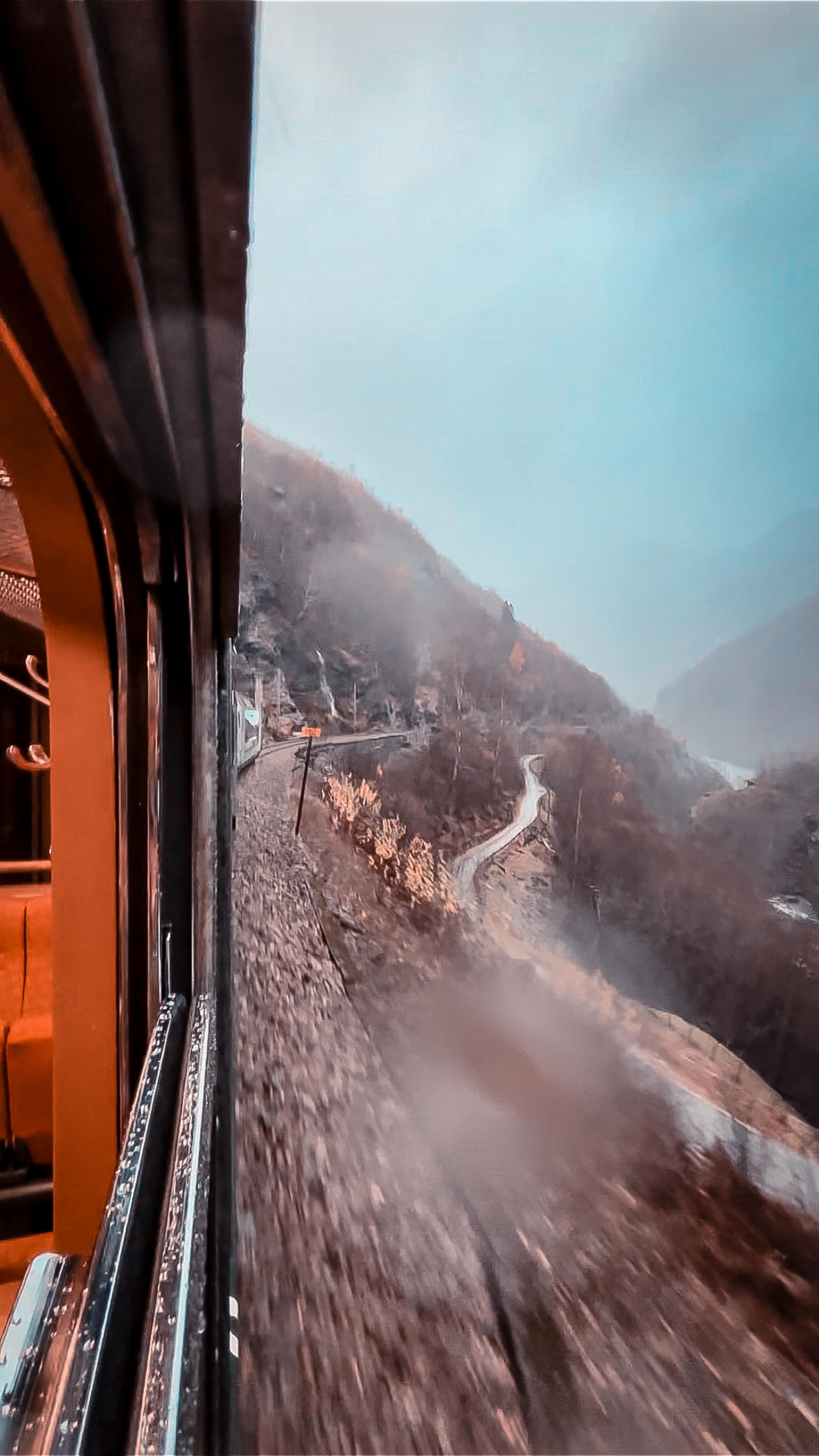 Ausblick aus dem geöffneten Fenster der Flåmbahn