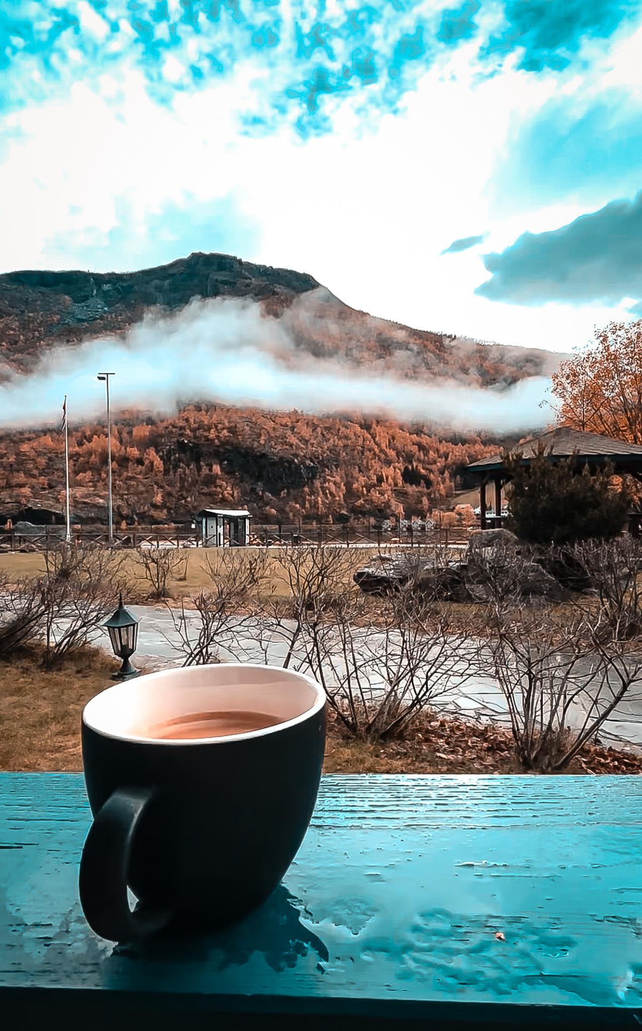 Kaffee auf der Terrasse im Zimmer vom Flåmsbrygga Hotel