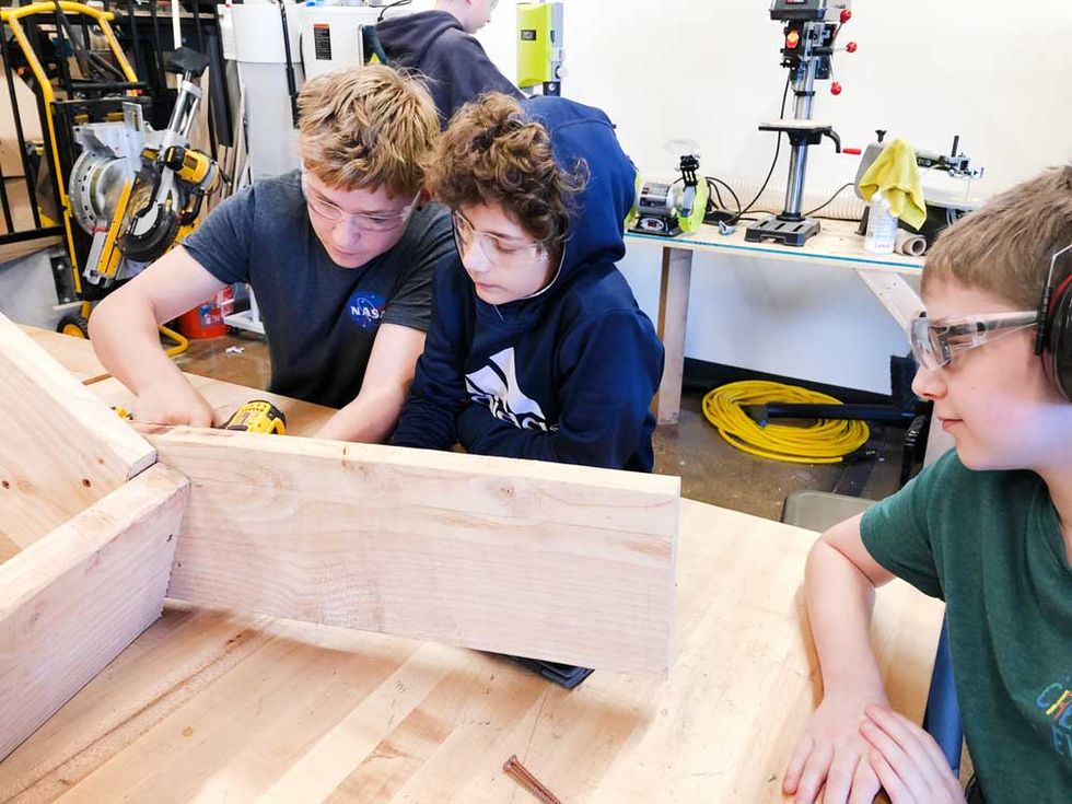 Teamwork in the shop!