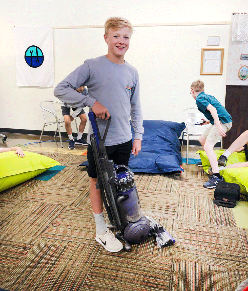 Soren taking initiative and showing the younger boys how it’s done!