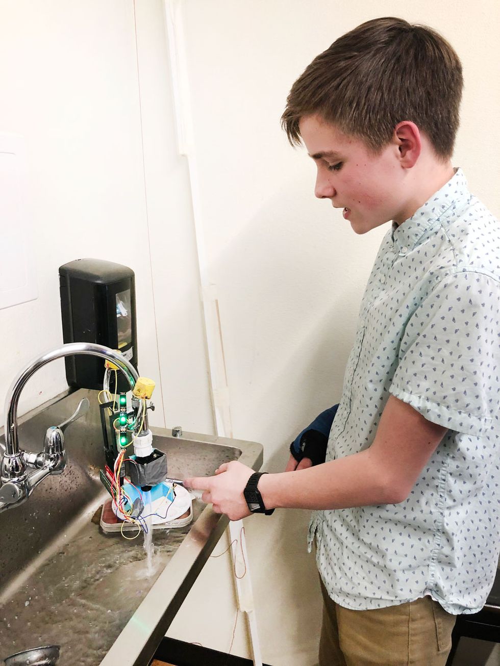 Rhoen showed off a working prototype of a water quality indicator his team made in Dawn’s venture.