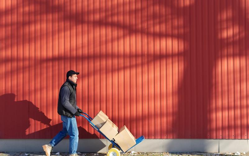 A legkönnyebb út a raktárig: 10 profi tipp a holmijaid stresszmentes szállításához - Szomszéd Raktár Magazin