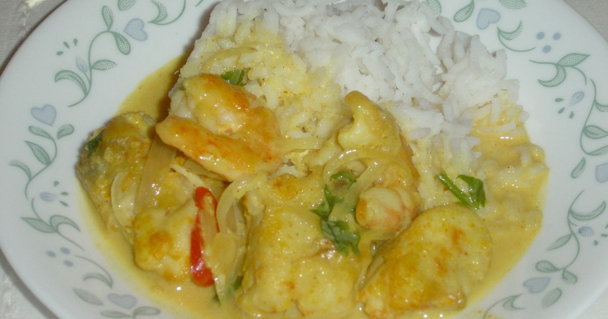 fish curry, prawn curry, coconut curry with seafood